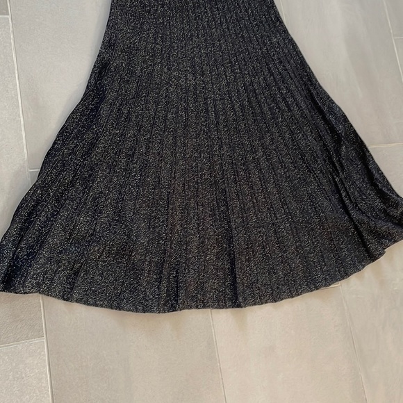 Nic & Zoe pleated knit black midi skirt, waist 26” - Picture 6 of 17